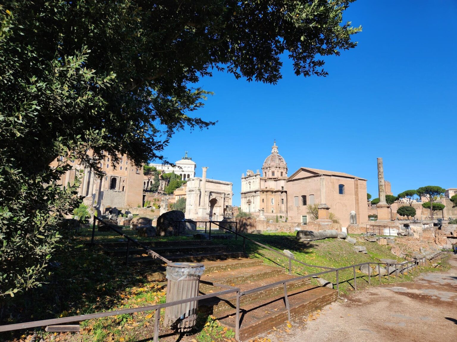 Rome in 8 Days: Walking 100 km Through a History Textbook