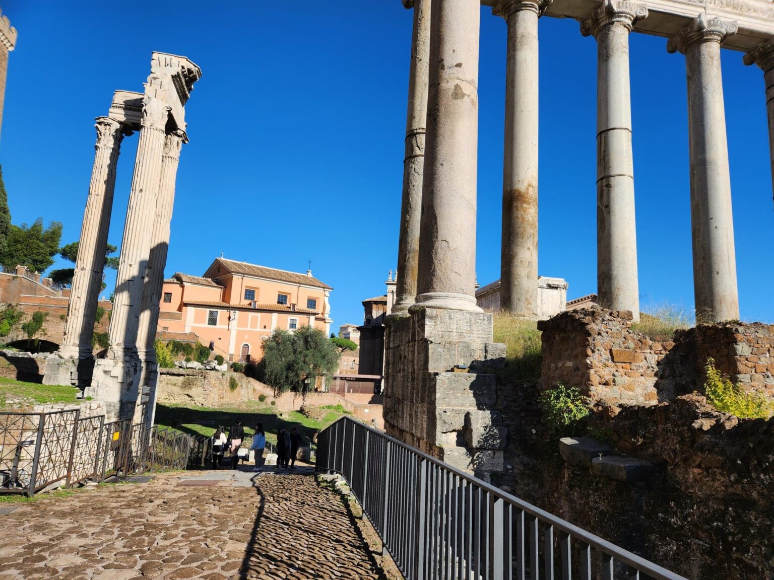 Rome in 8 Days: Walking 100 km Through a History Textbook