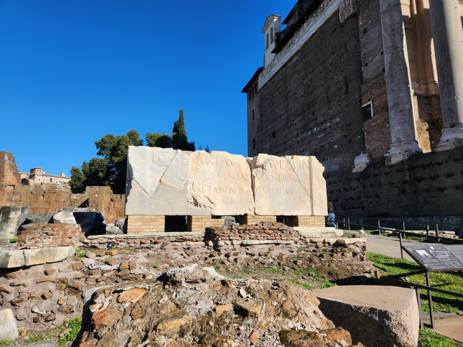 Rome in 8 Days: Walking 100 km Through a History Textbook