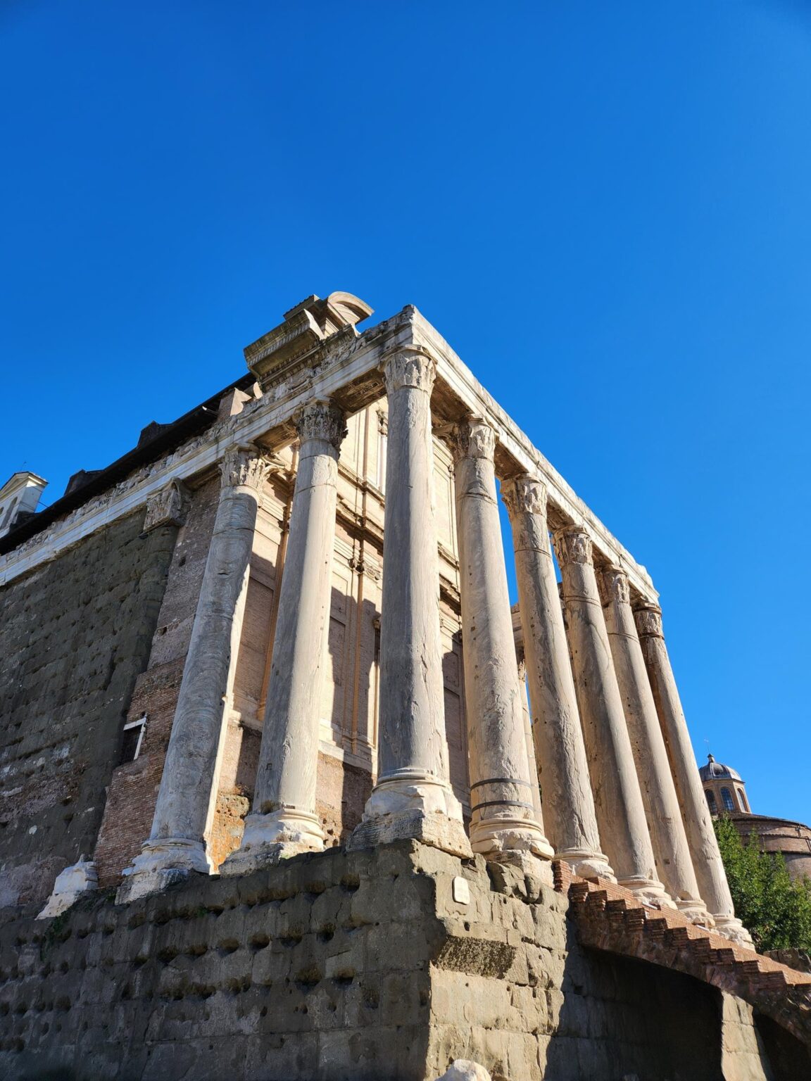 Rome in 8 Days: Walking 100 km Through a History Textbook