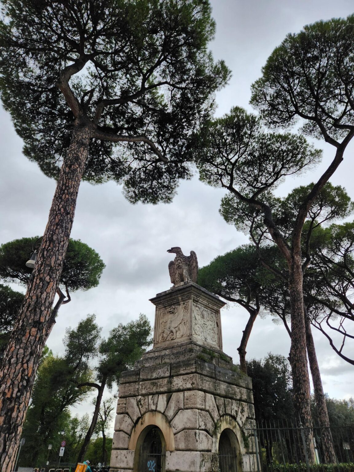 Rome in 8 Days: Walking 100 km Through a History Textbook