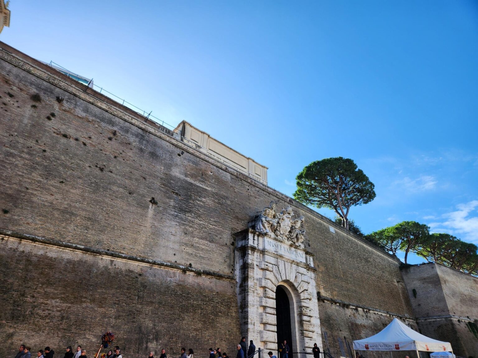 Rome in 8 Days: Walking 100 km Through a History Textbook