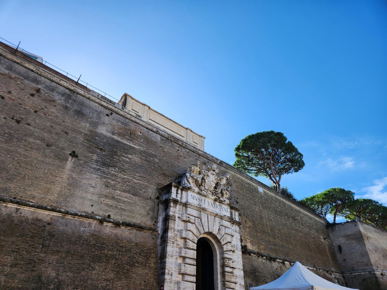 Rome in 8 Days: Walking 100 km Through a History Textbook