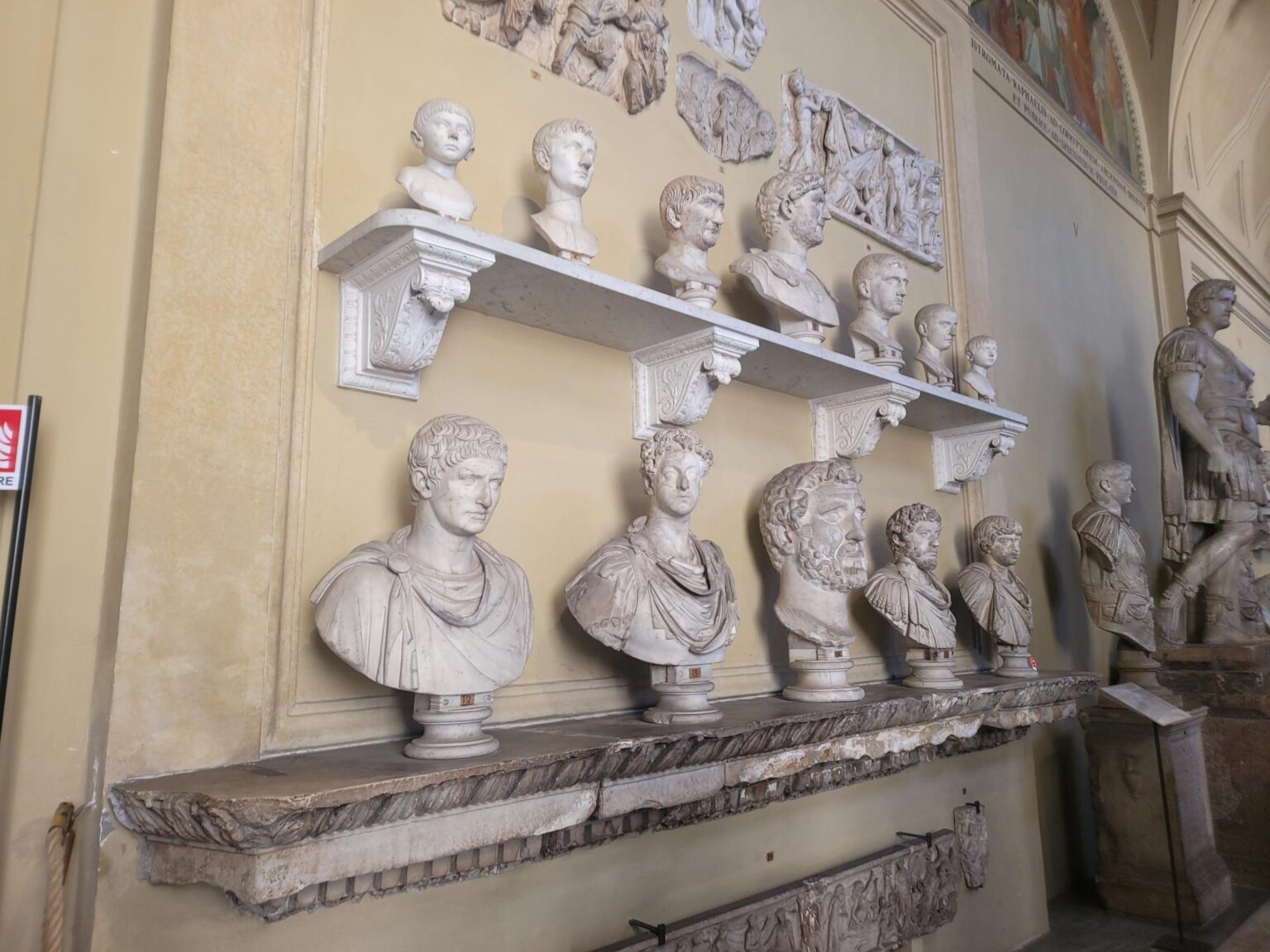 Rome in 8 Days: Walking 100 km Through a History Textbook