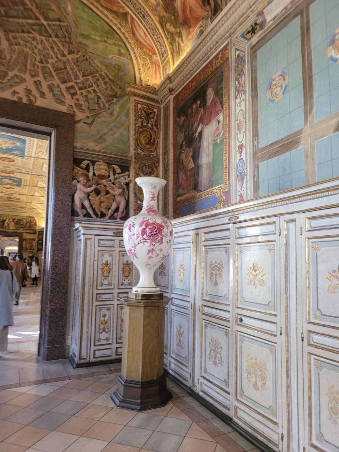 Rome in 8 Days: Walking 100 km Through a History Textbook