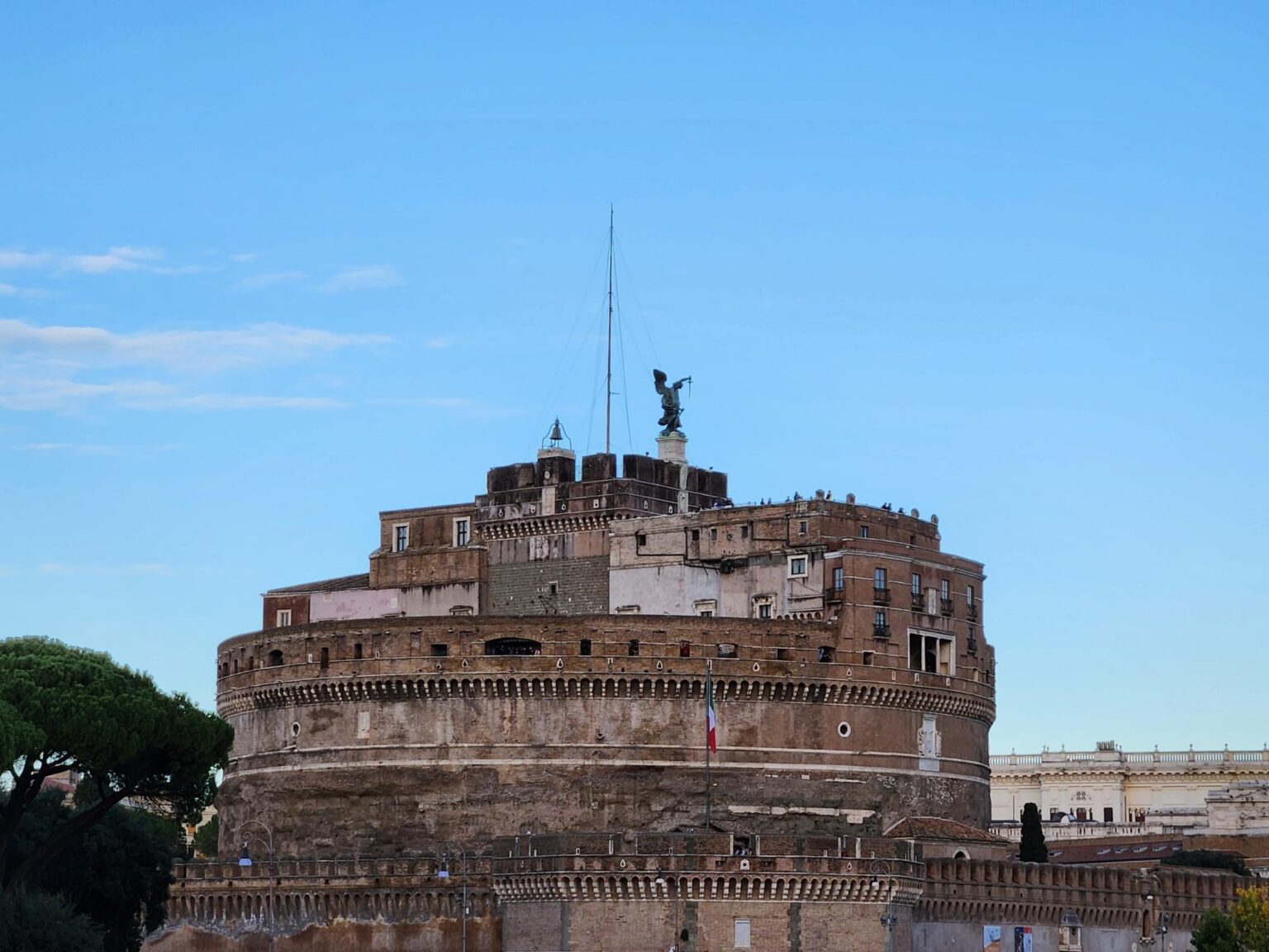 Rome in 8 Days: Walking 100 km Through a History Textbook