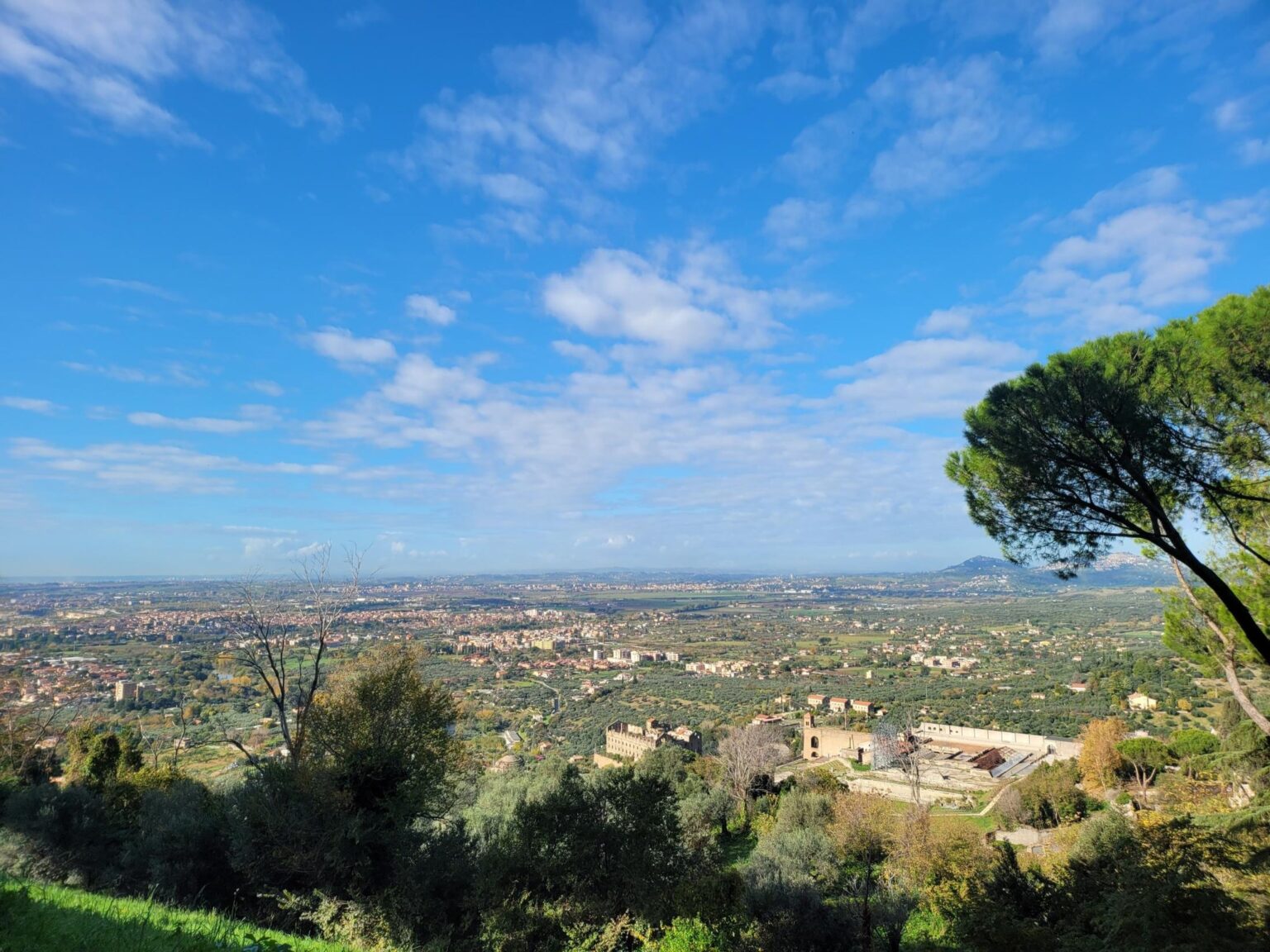 Rome in 8 Days: Walking 100 km Through a History Textbook