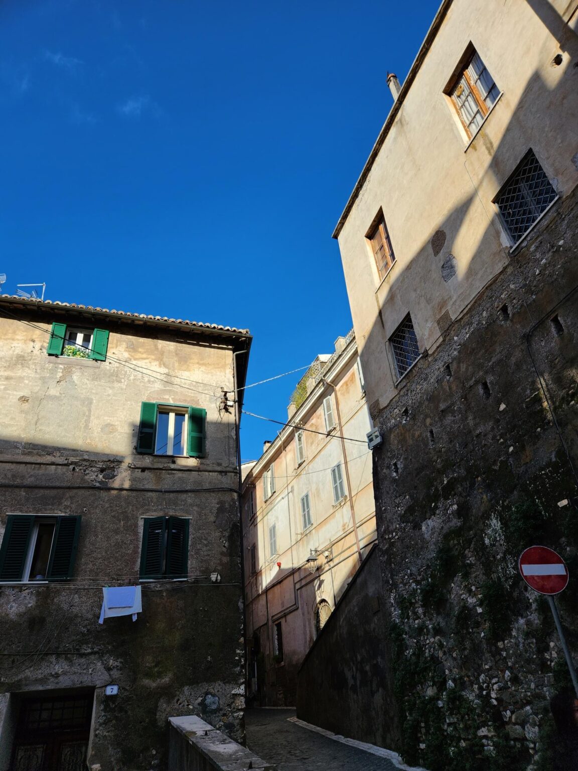 Rome in 8 Days: Walking 100 km Through a History Textbook