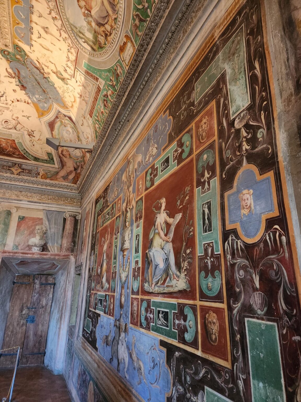 Rome in 8 Days: Walking 100 km Through a History Textbook