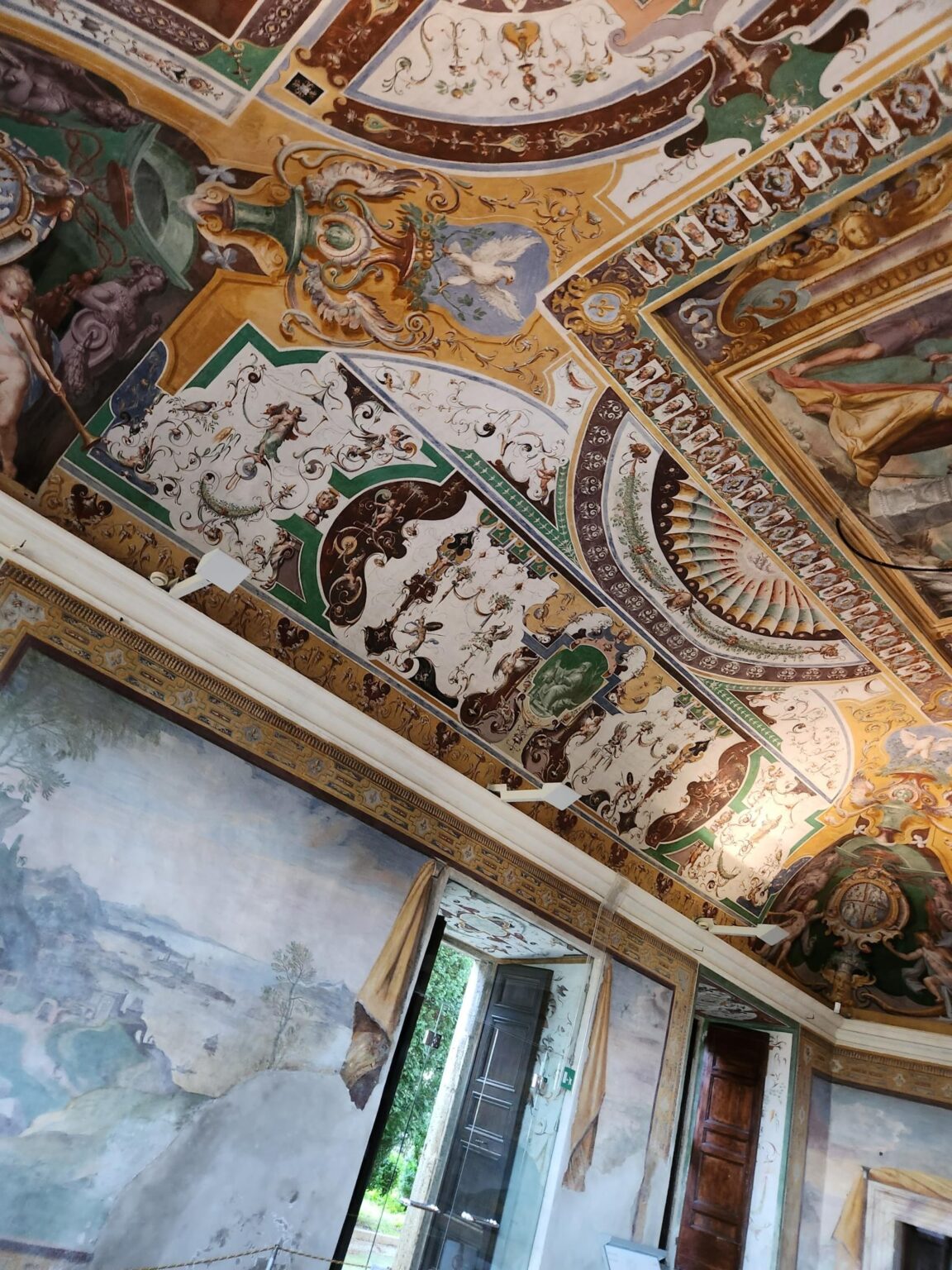 Rome in 8 Days: Walking 100 km Through a History Textbook