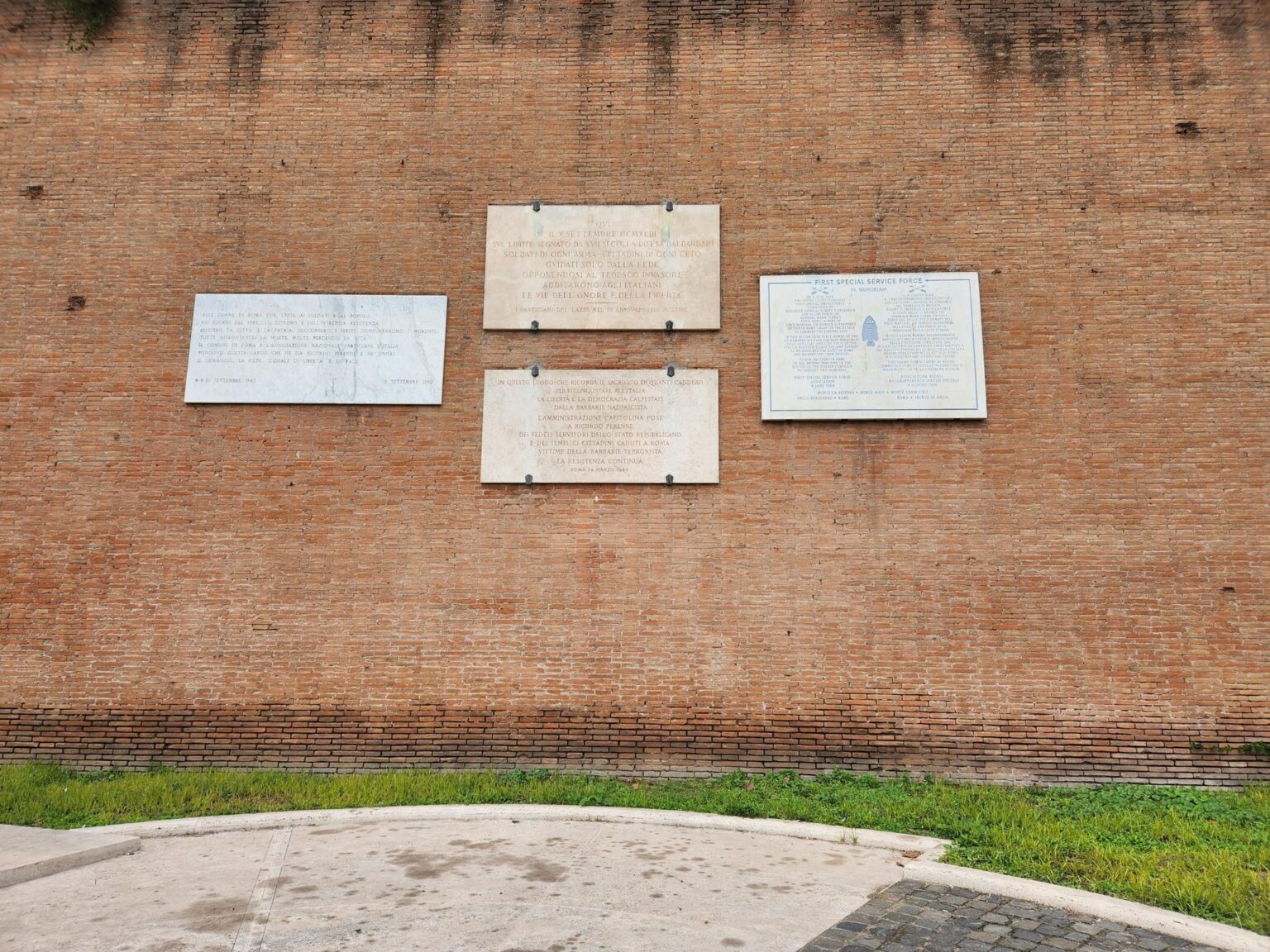 Rome in 8 Days: Walking 100 km Through a History Textbook