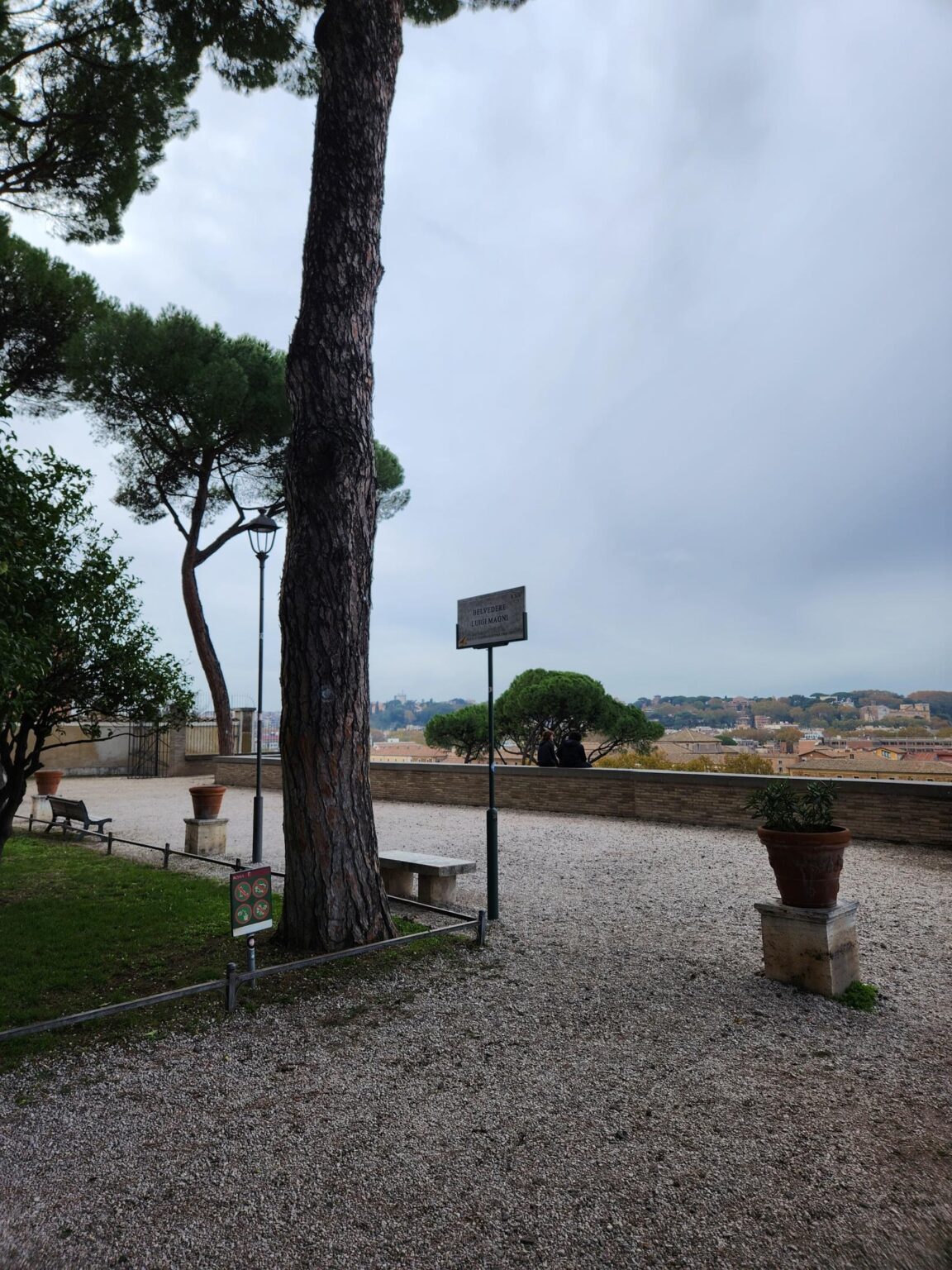 Rome in 8 Days: Walking 100 km Through a History Textbook