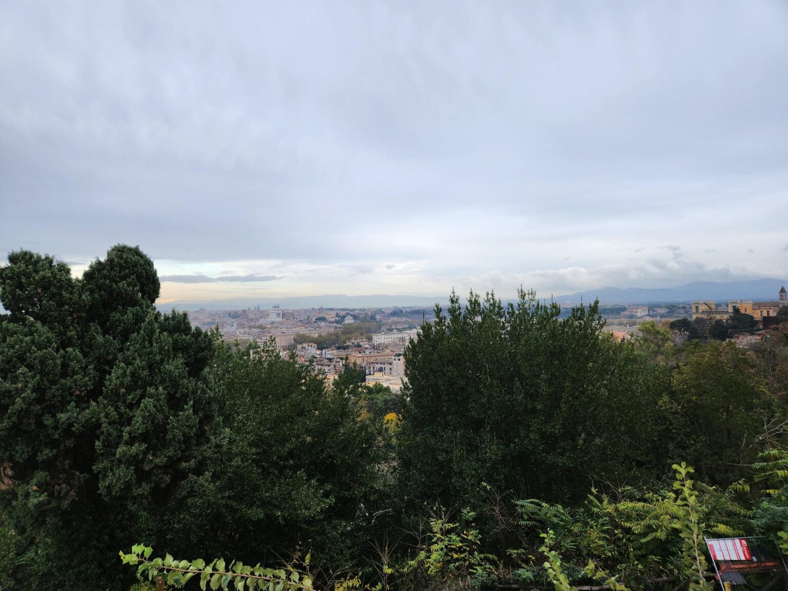 Rome in 8 Days: Walking 100 km Through a History Textbook