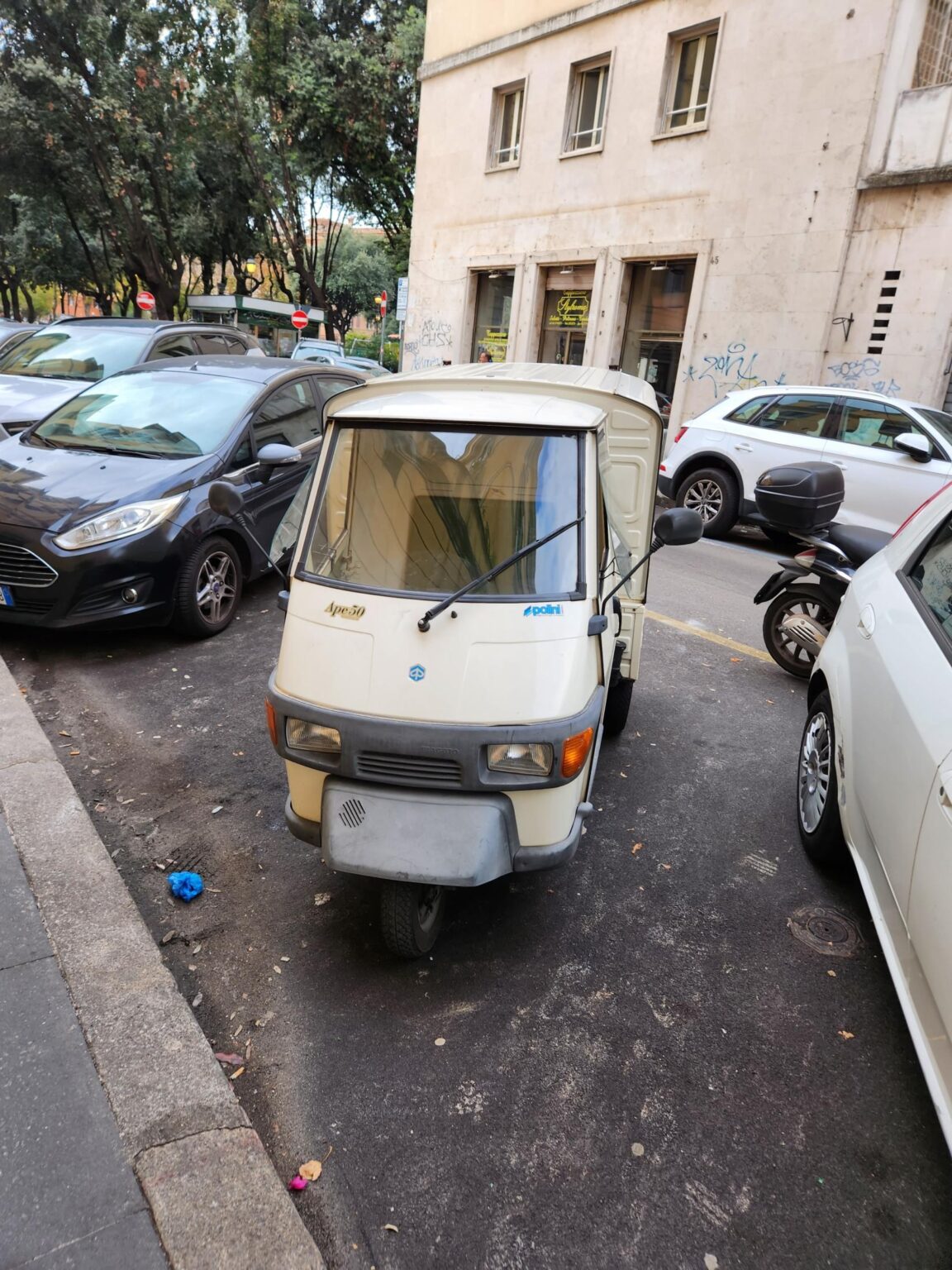Rome in 8 Days: Walking 100 km Through a History Textbook