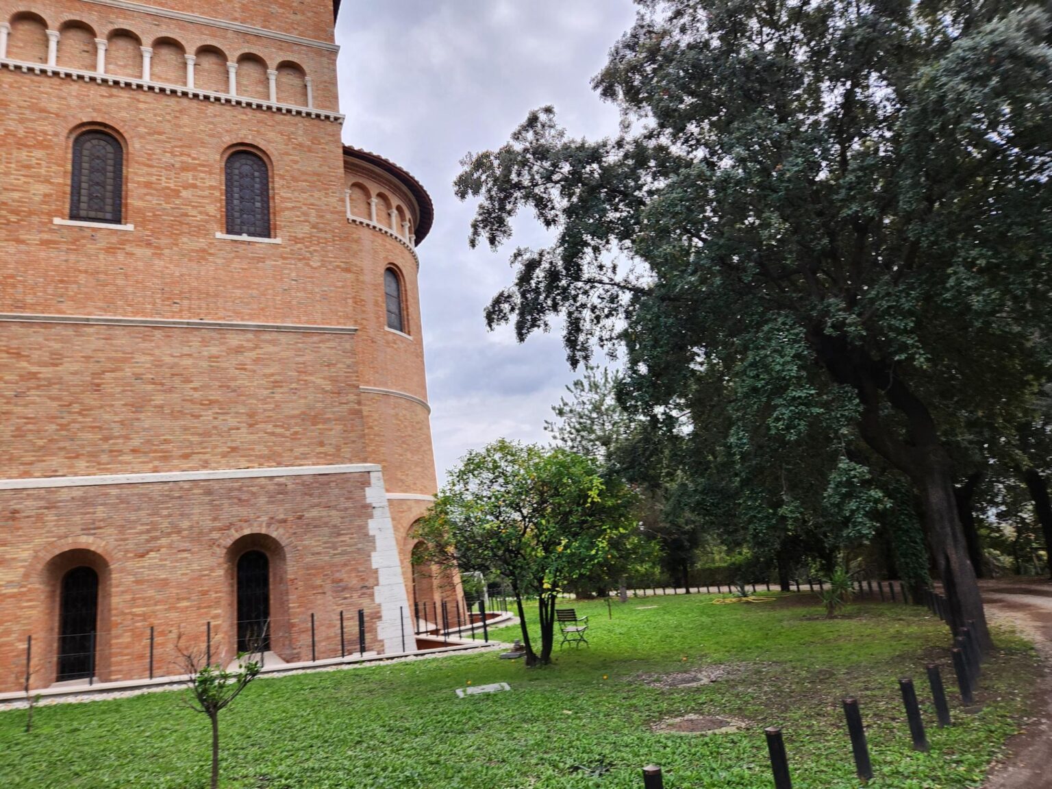 Rome in 8 Days: Walking 100 km Through a History Textbook