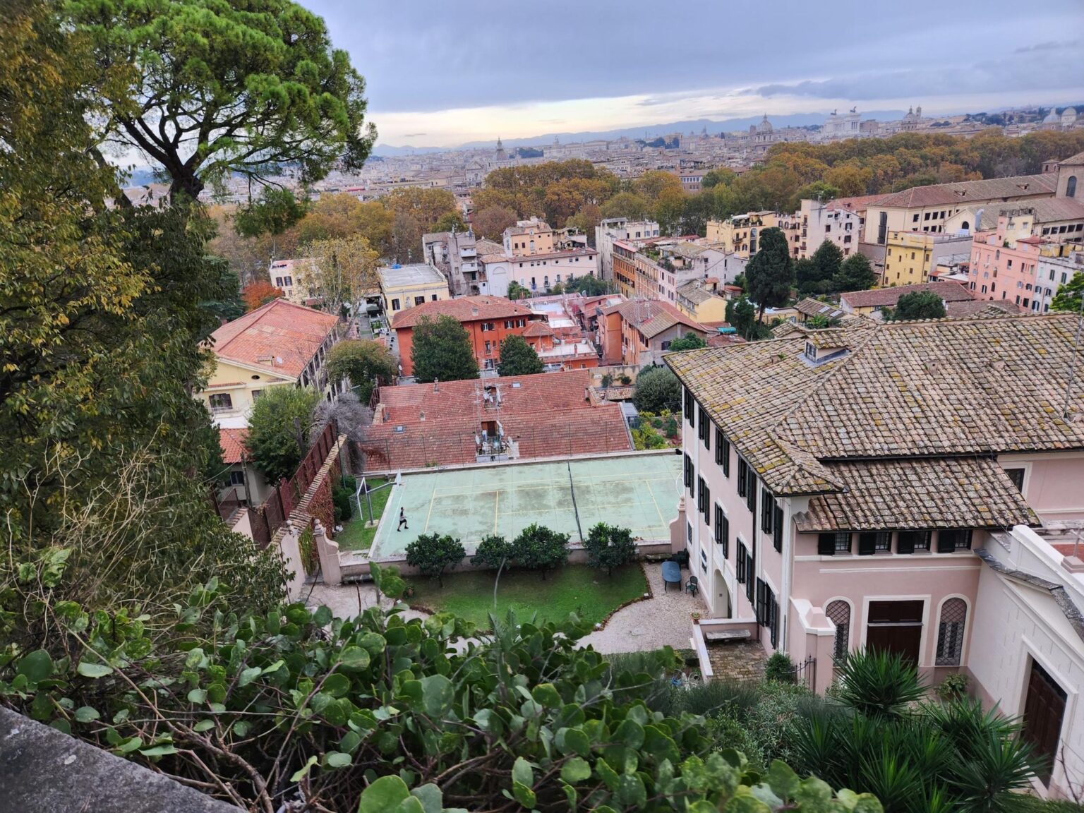 Rome in 8 Days: Walking 100 km Through a History Textbook
