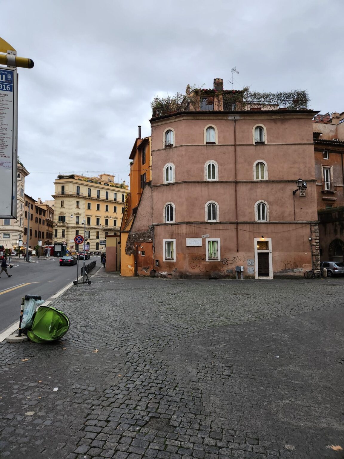 Rome in 8 Days: Walking 100 km Through a History Textbook