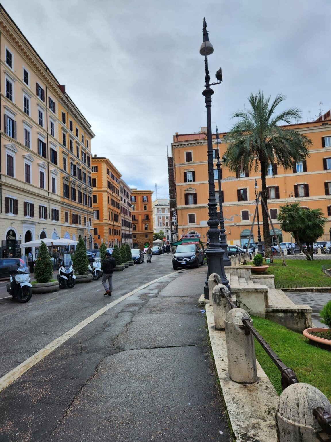 Rome in 8 Days: Walking 100 km Through a History Textbook