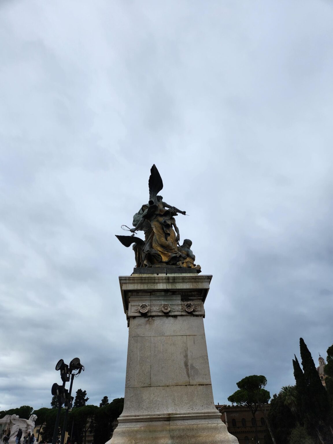 Rome in 8 Days: Walking 100 km Through a History Textbook