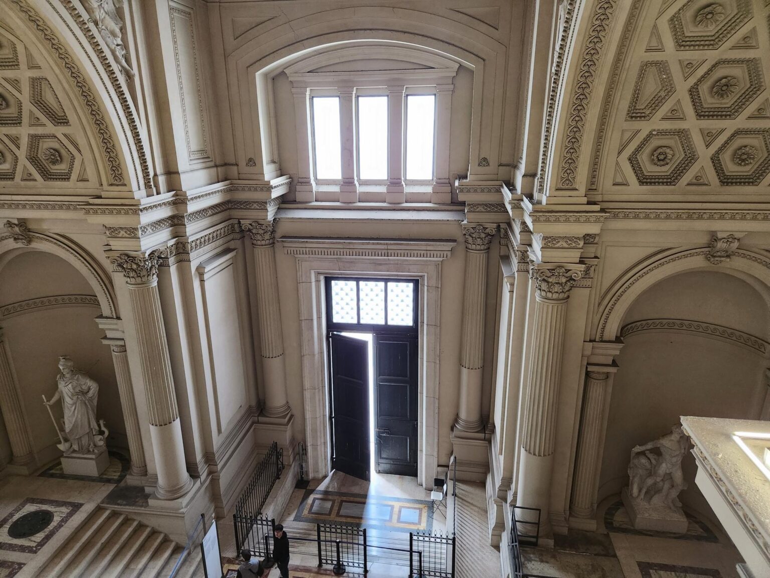 Rome in 8 Days: Walking 100 km Through a History Textbook