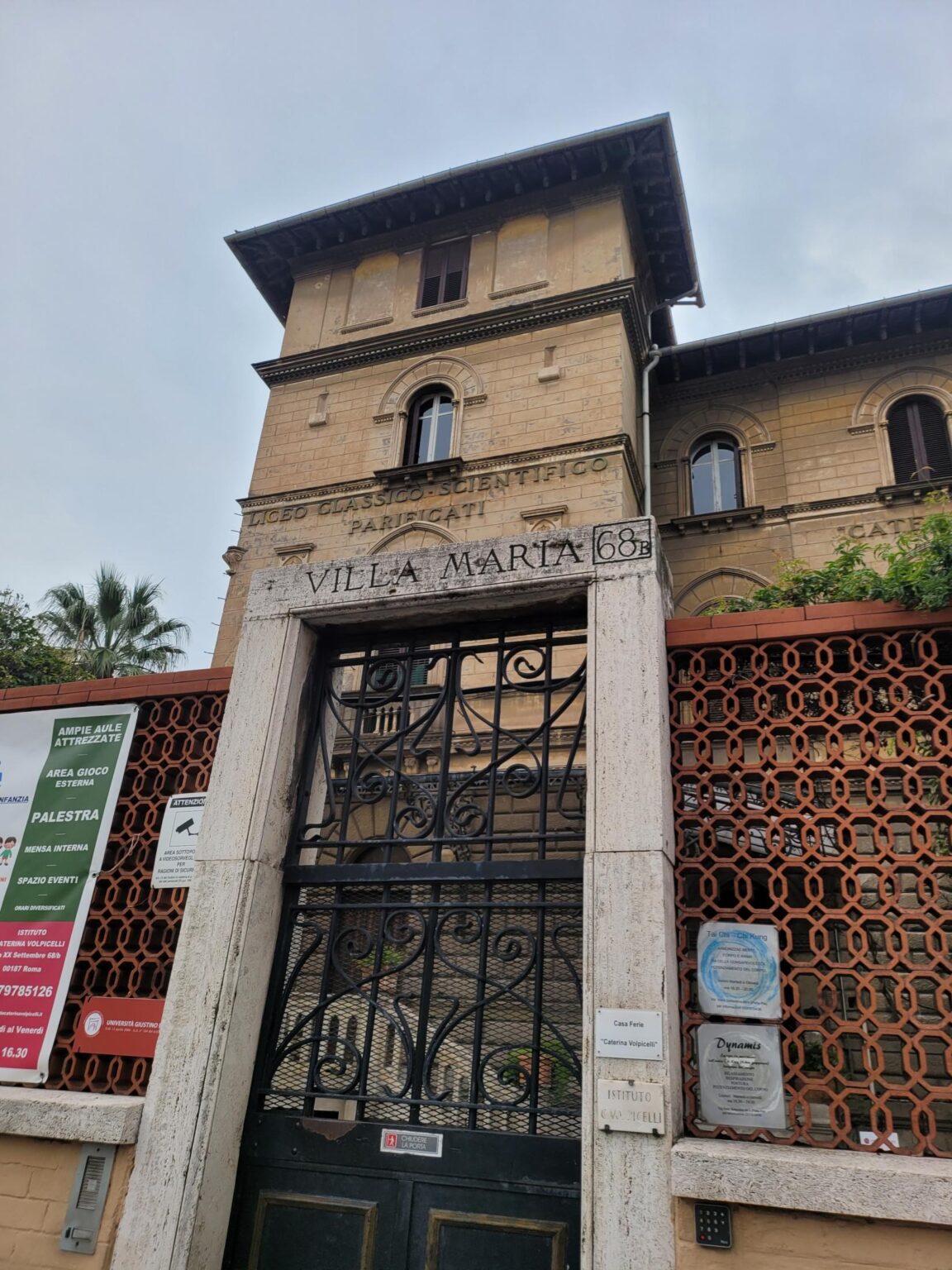 Rome in 8 Days: Walking 100 km Through a History Textbook