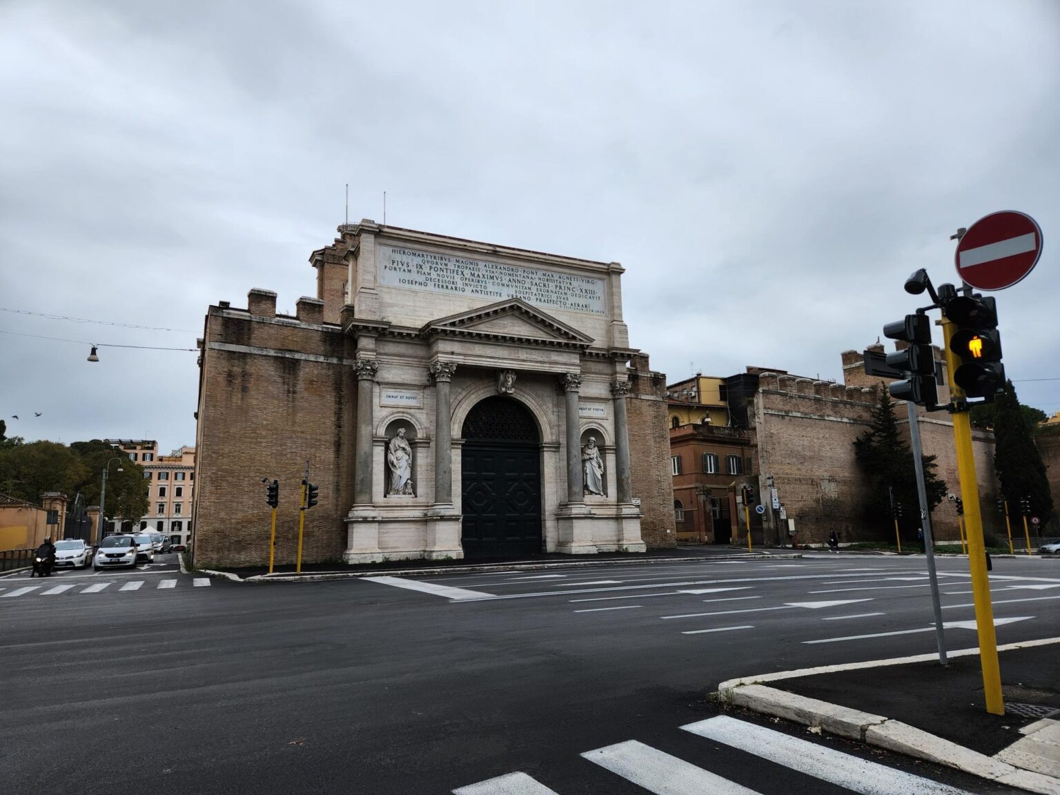 Rome in 8 Days: Walking 100 km Through a History Textbook