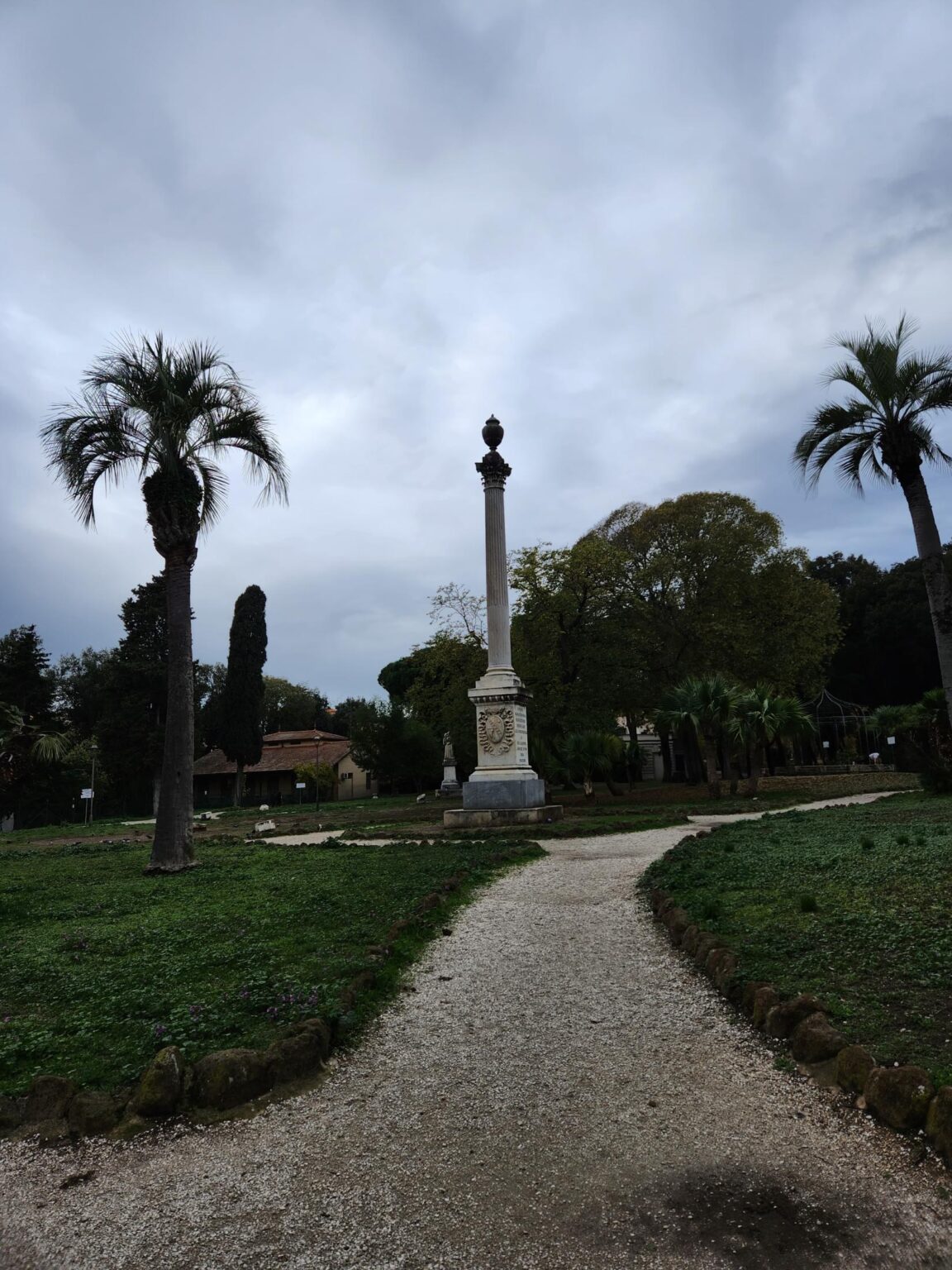 Rome in 8 Days: Walking 100 km Through a History Textbook