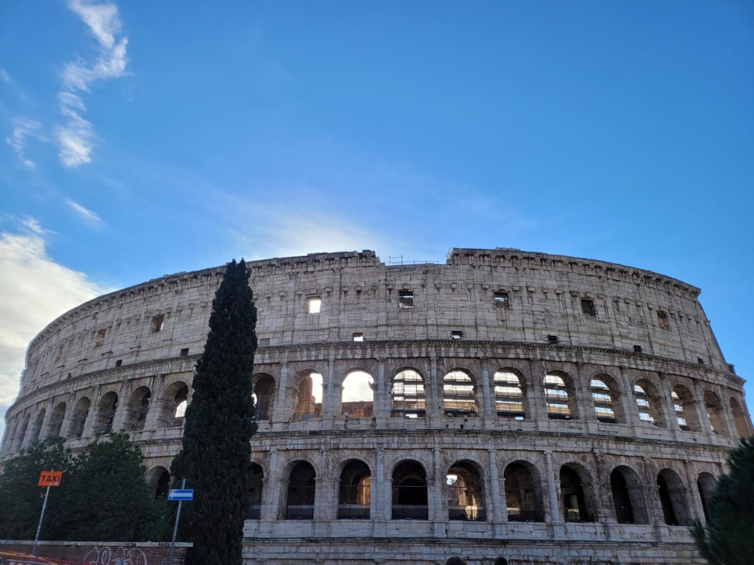 Rome in 8 Days: Walking 100 km Through a History Textbook