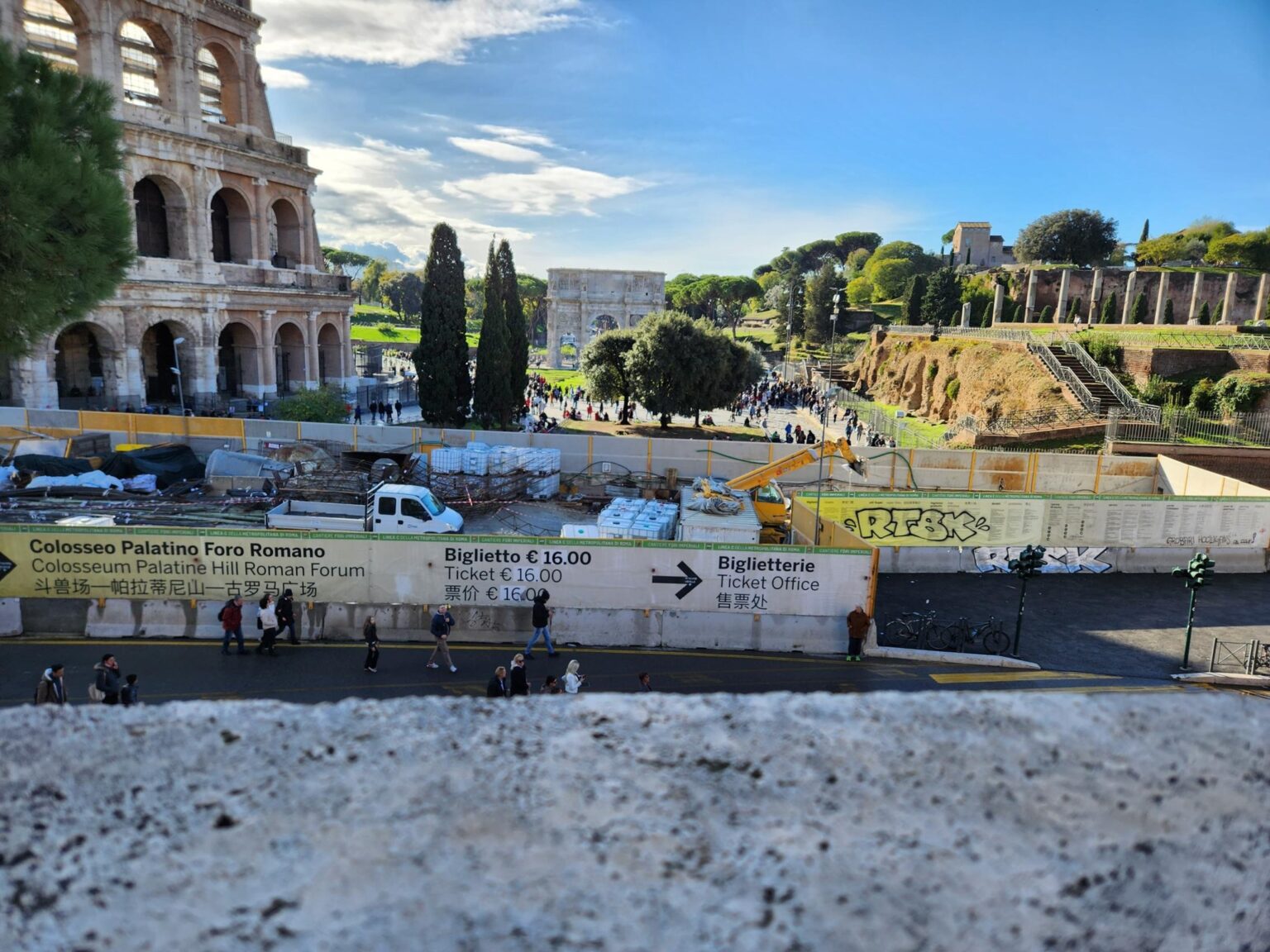 Rome in 8 Days: Walking 100 km Through a History Textbook