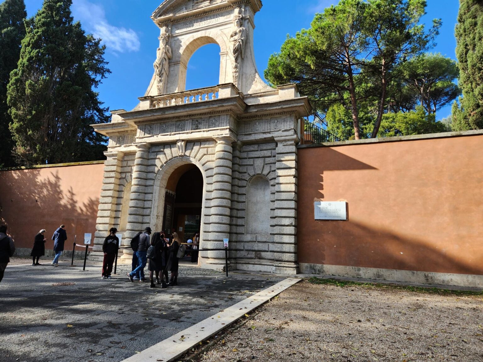Rome in 8 Days: Walking 100 km Through a History Textbook