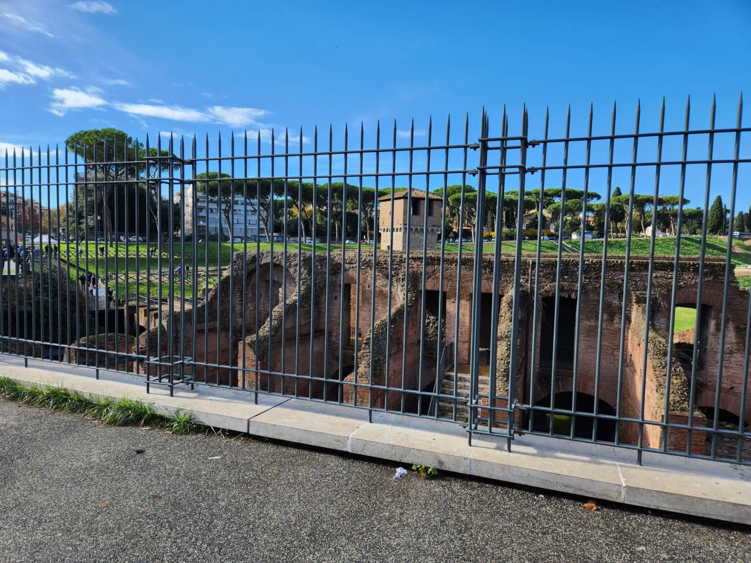 Rome in 8 Days: Walking 100 km Through a History Textbook