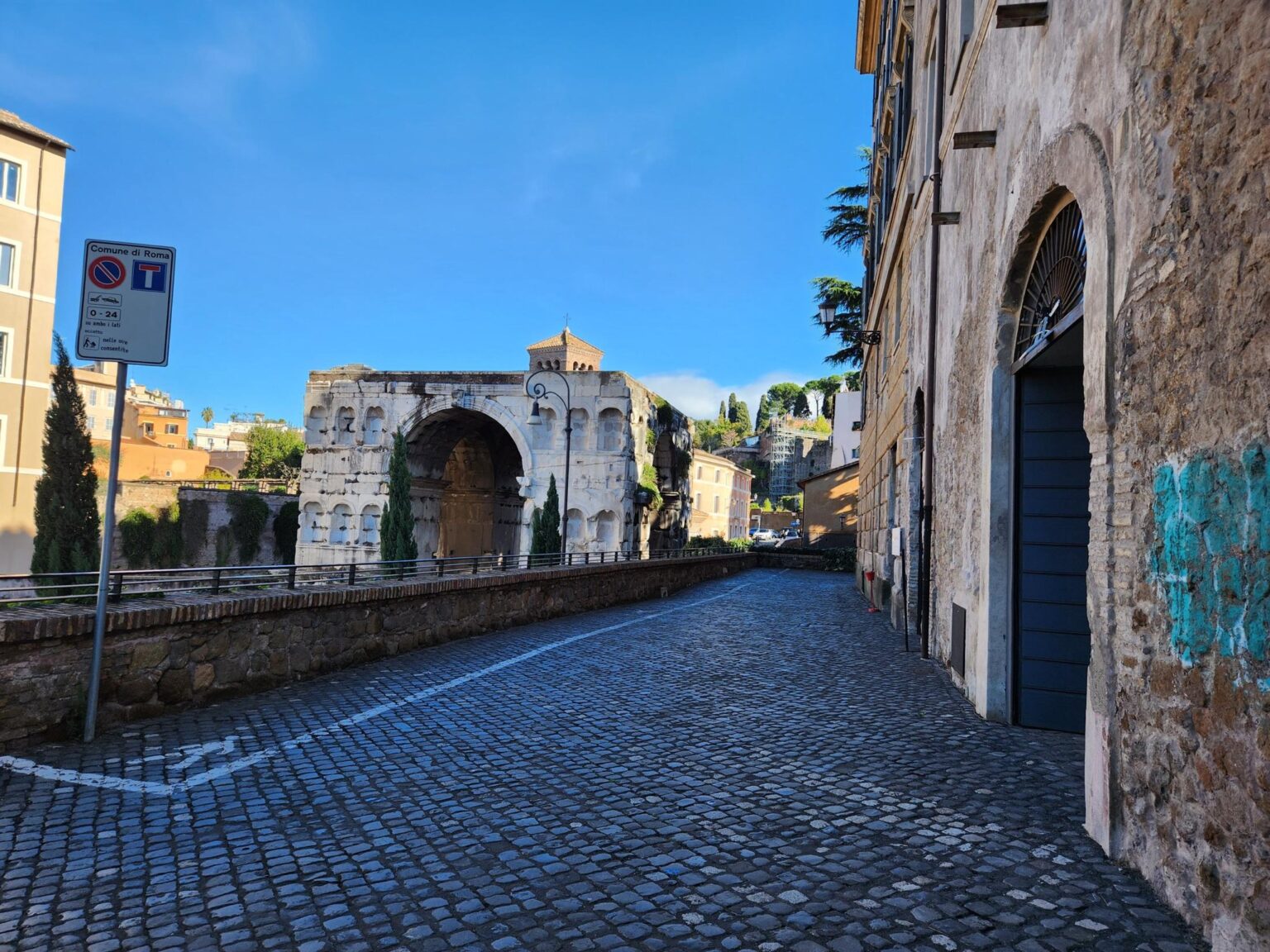 Rome in 8 Days: Walking 100 km Through a History Textbook