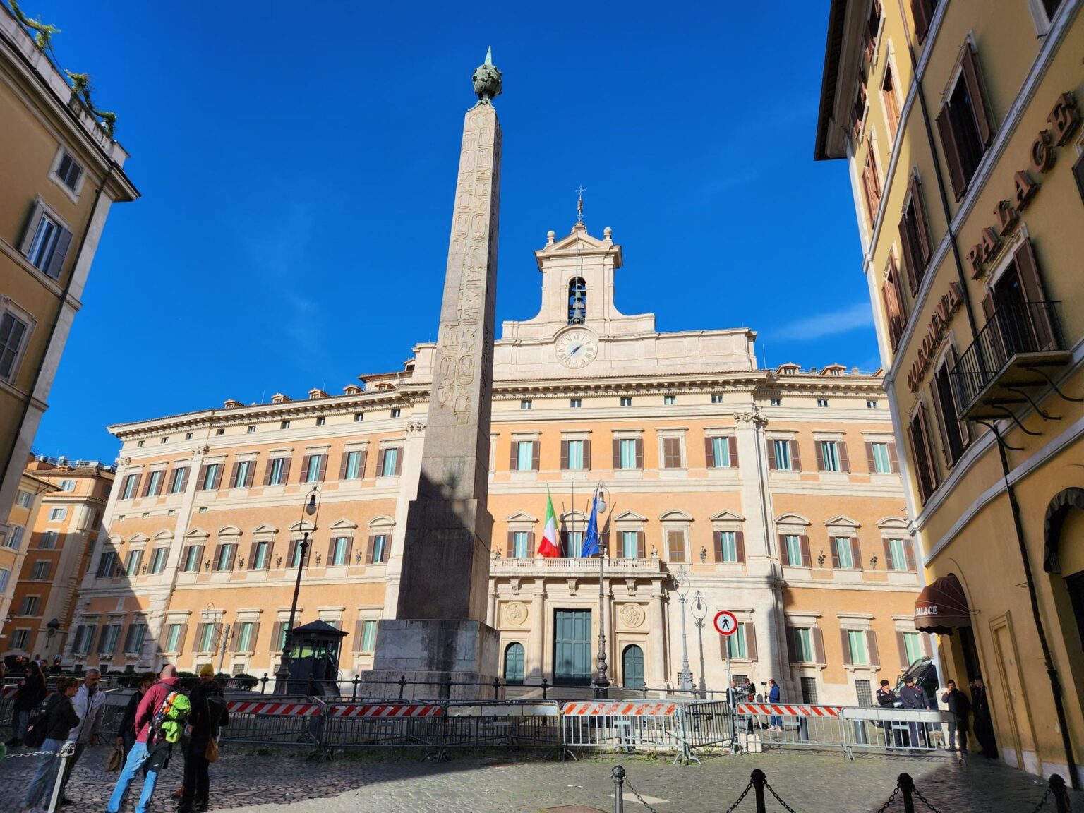 Rome in 8 Days: Walking 100 km Through a History Textbook