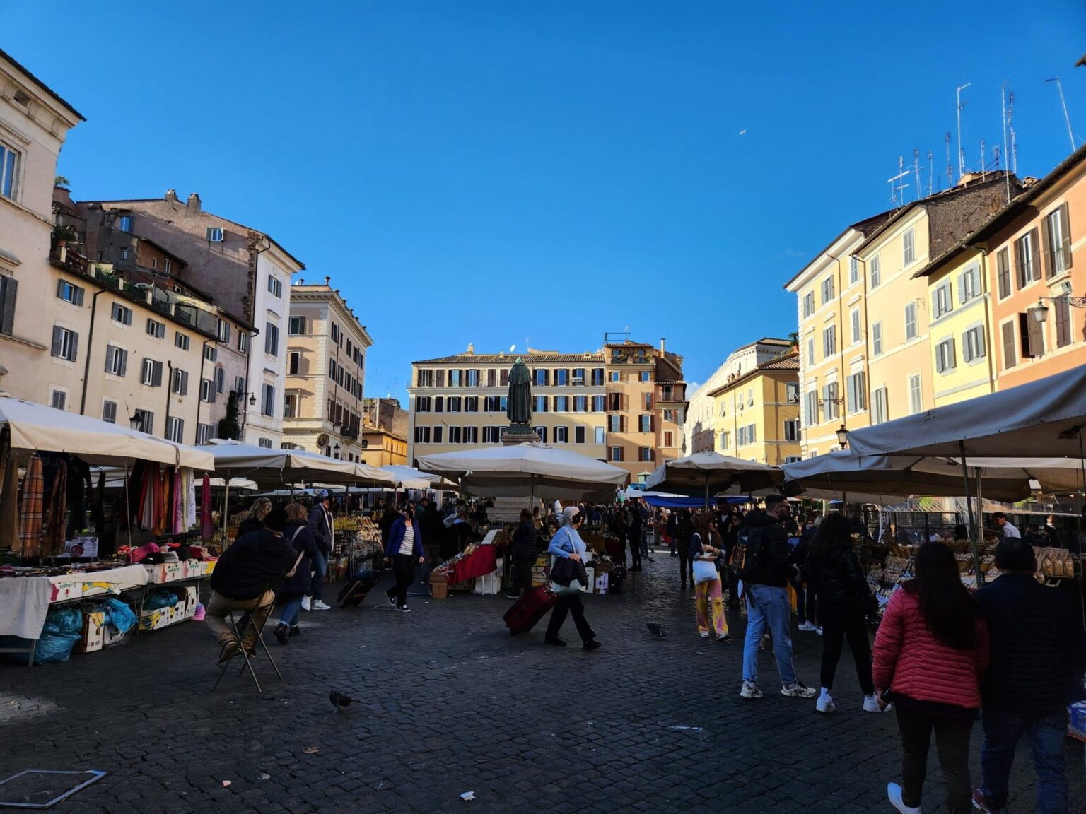Rome in 8 Days: Walking 100 km Through a History Textbook