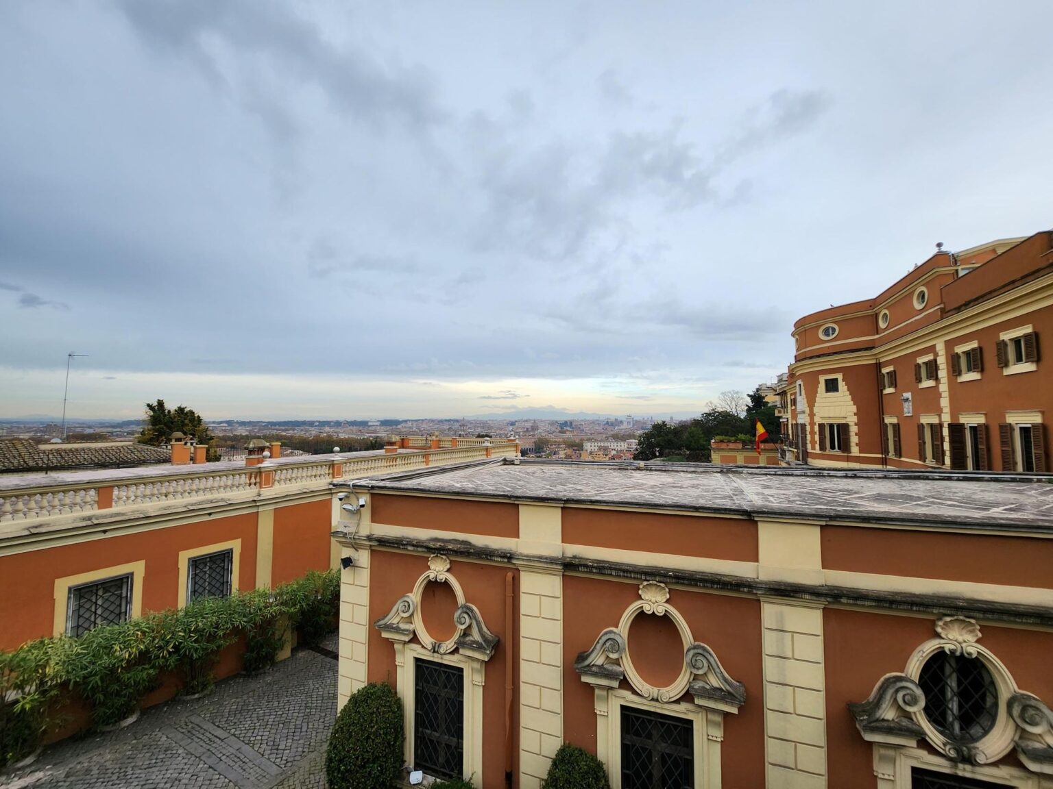 Rome in 8 Days: Walking 100 km Through a History Textbook