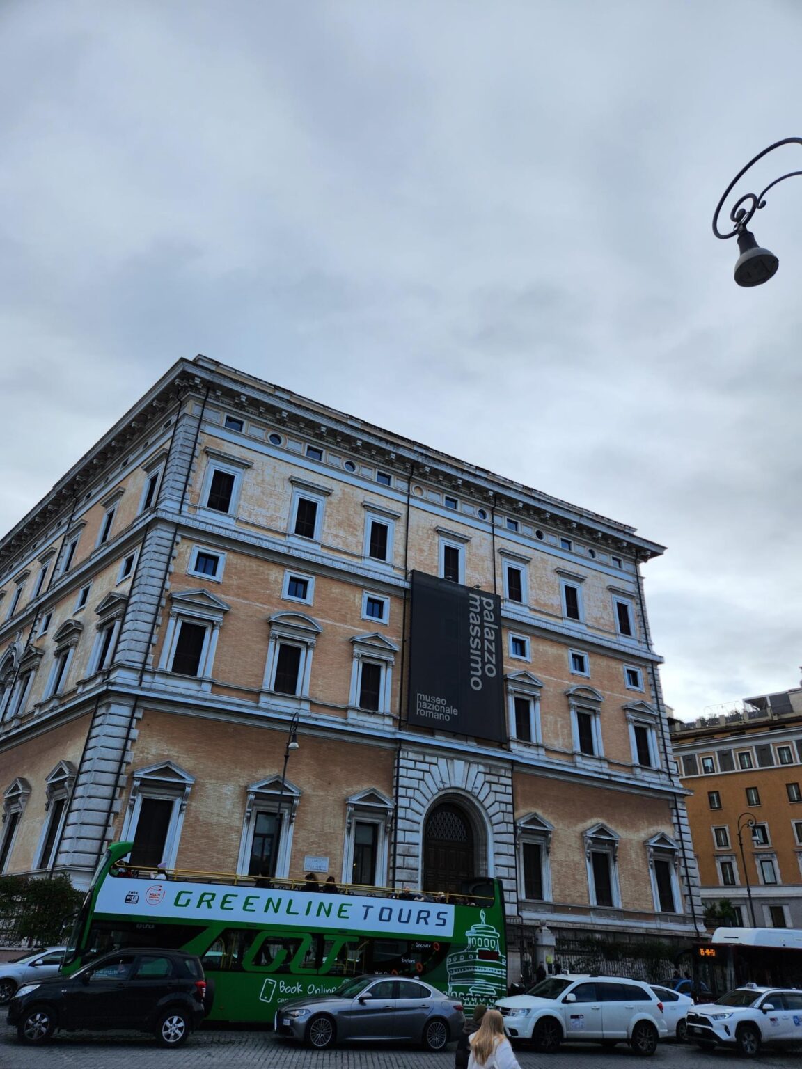Rome in 8 Days: Walking 100 km Through a History Textbook