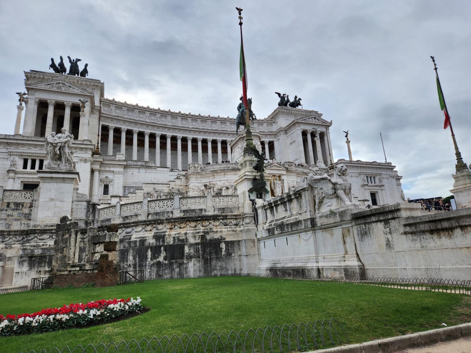 Rome in 8 Days: Walking 100 km Through a History Textbook