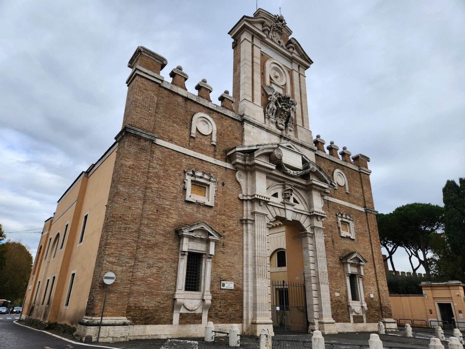 Rome in 8 Days: Walking 100 km Through a History Textbook