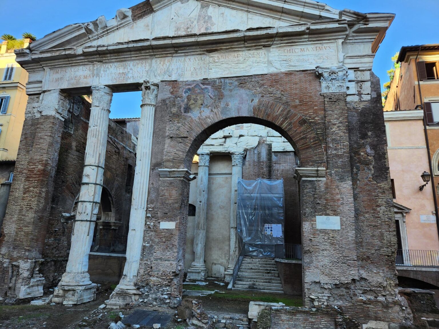 Rome in 8 Days: Walking 100 km Through a History Textbook