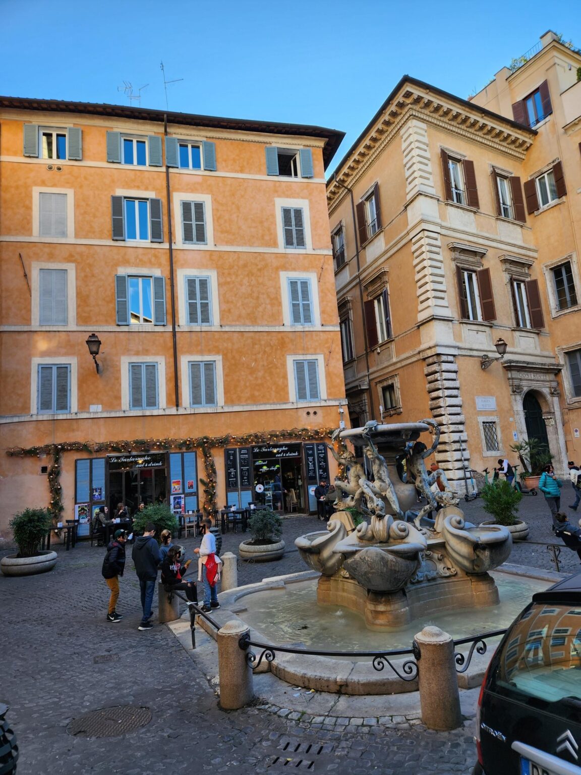 Rome in 8 Days: Walking 100 km Through a History Textbook