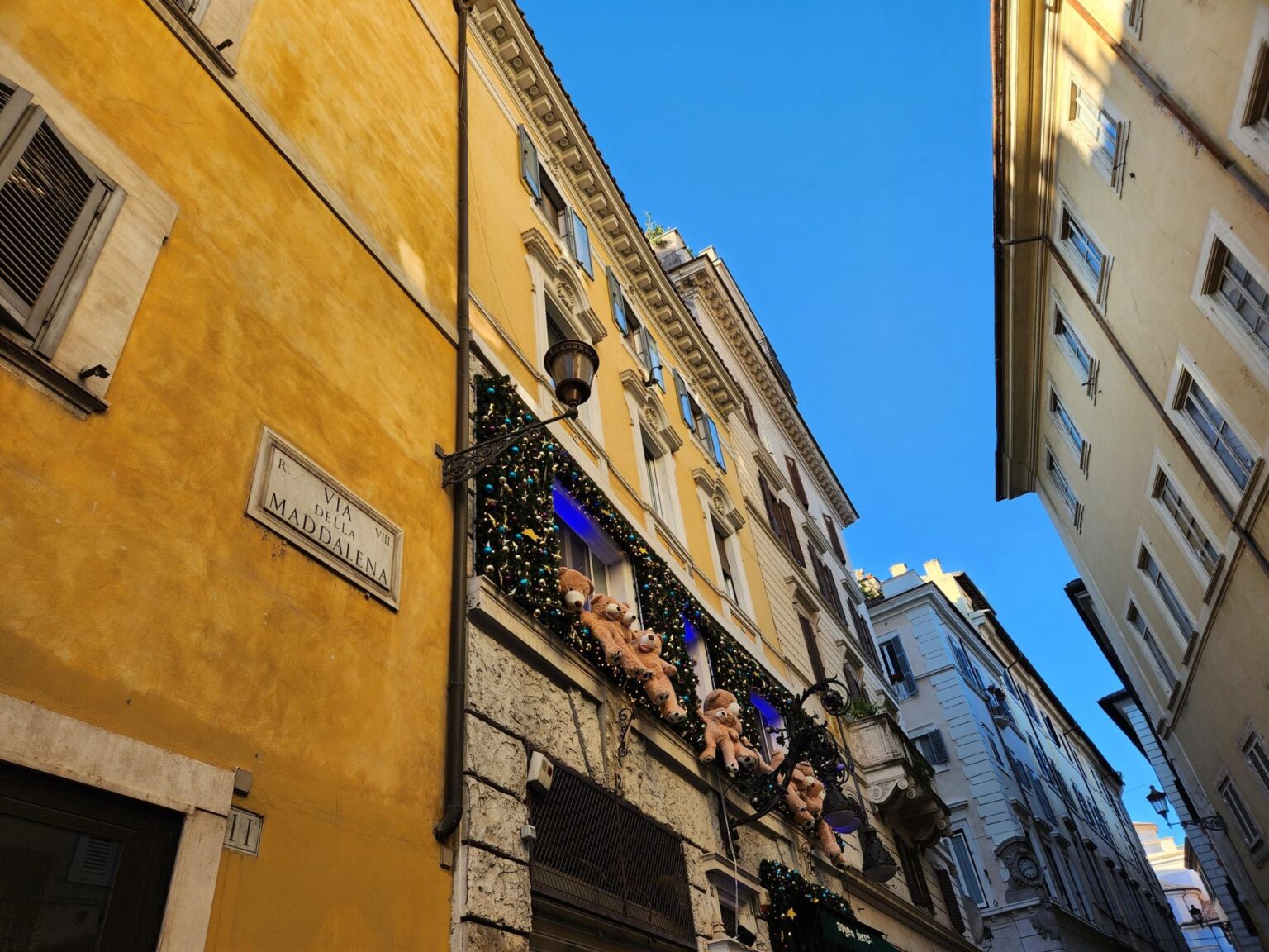 Rome in 8 Days: Walking 100 km Through a History Textbook