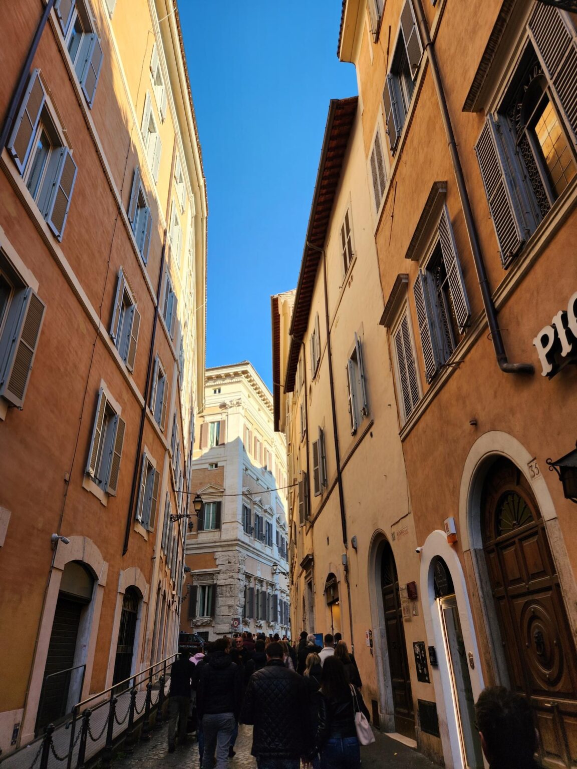 Rome in 8 Days: Walking 100 km Through a History Textbook