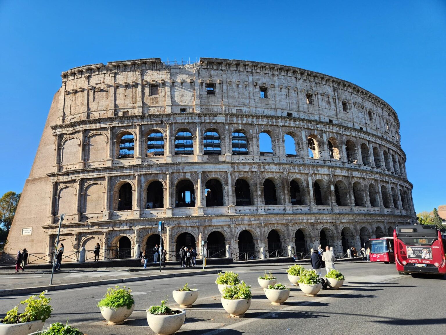 Rome in 8 Days: Walking 100 km Through a History Textbook