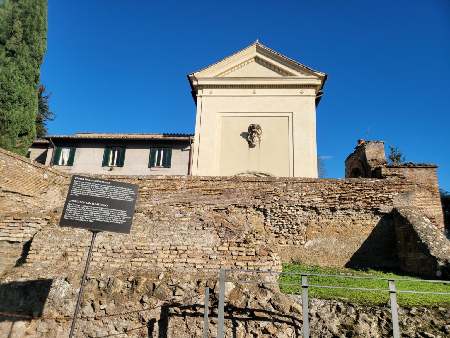 Rome in 8 Days: Walking 100 km Through a History Textbook
