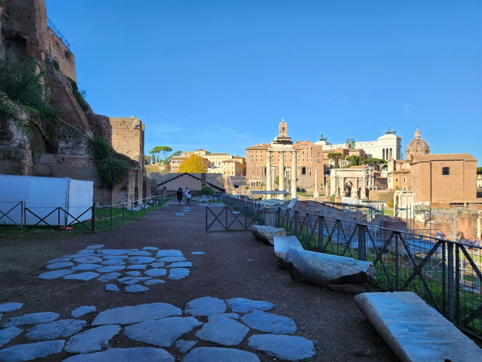 Rome in 8 Days: Walking 100 km Through a History Textbook