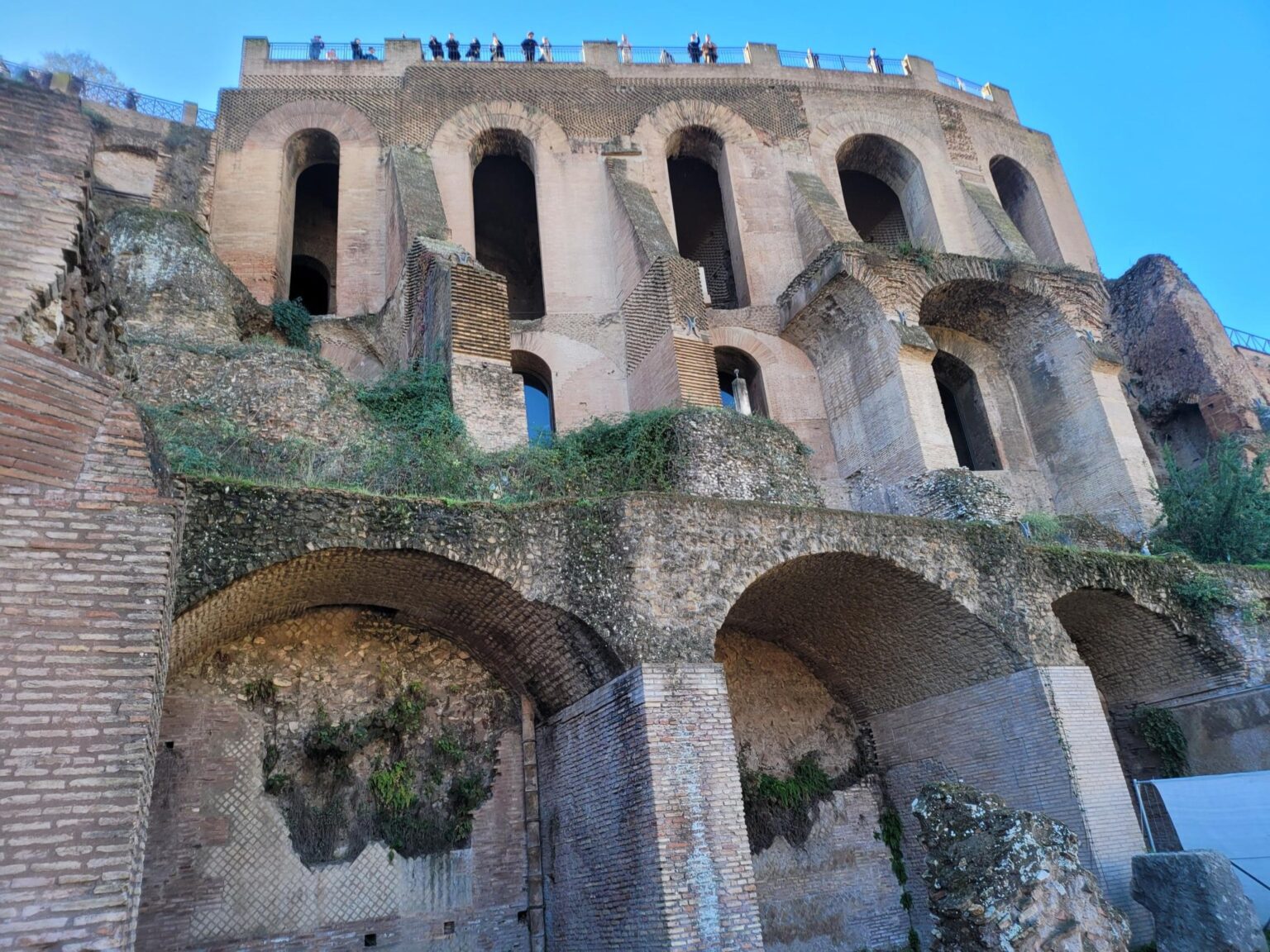 Rome in 8 Days: Walking 100 km Through a History Textbook