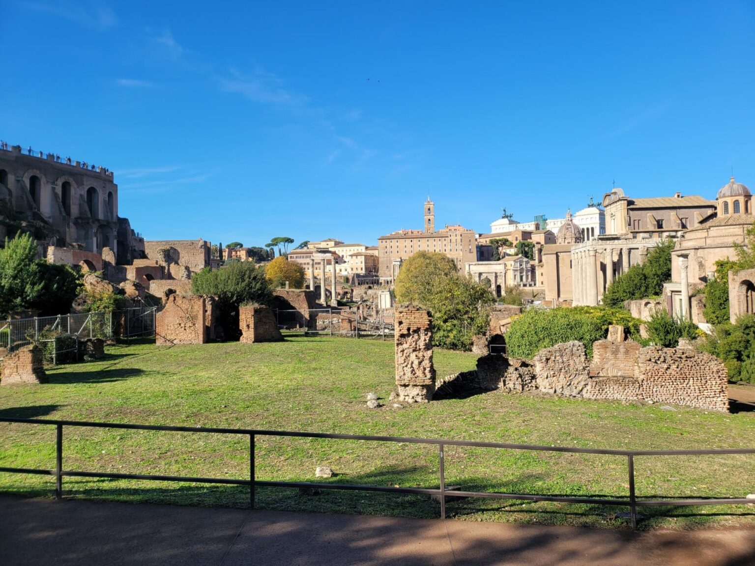 Rome in 8 Days: Walking 100 km Through a History Textbook