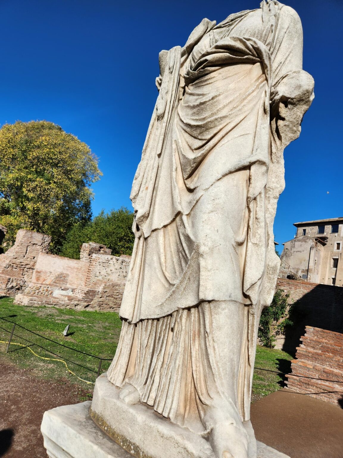 Rome in 8 Days: Walking 100 km Through a History Textbook