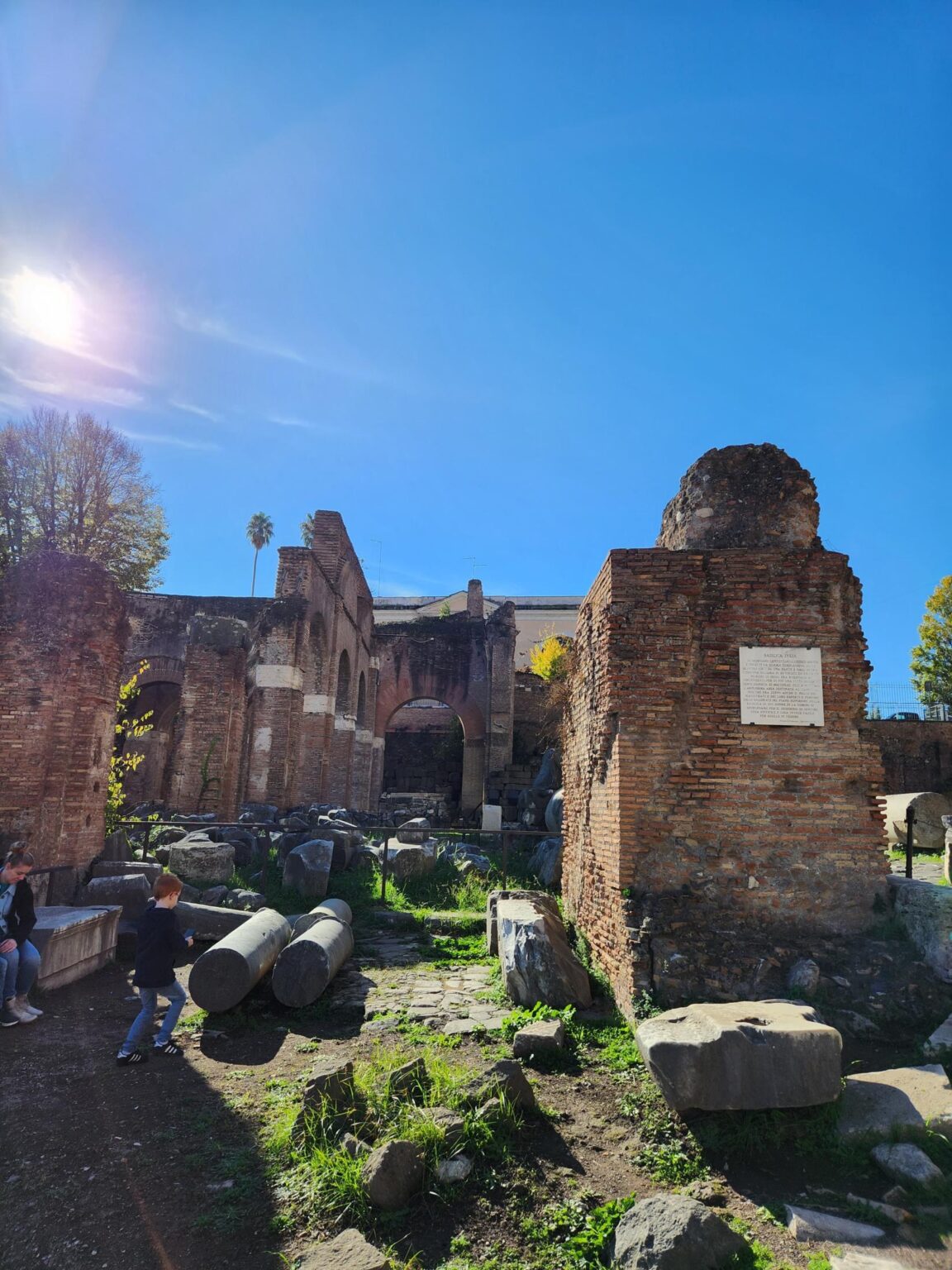 Rome in 8 Days: Walking 100 km Through a History Textbook