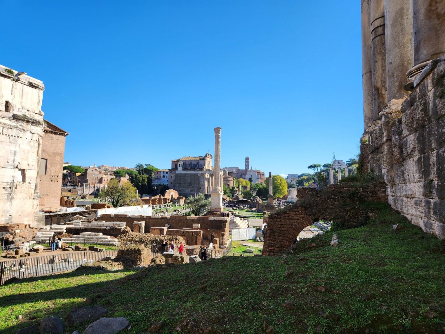 Rome in 8 Days: Walking 100 km Through a History Textbook